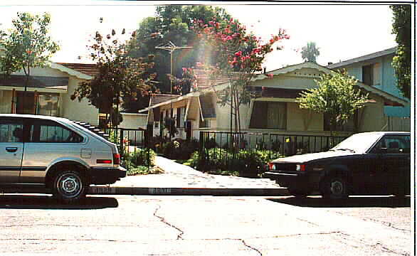 Building Photo - 4825 Canoga St