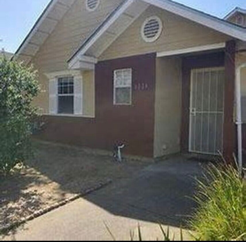 Primary Photo - 3520 Y St