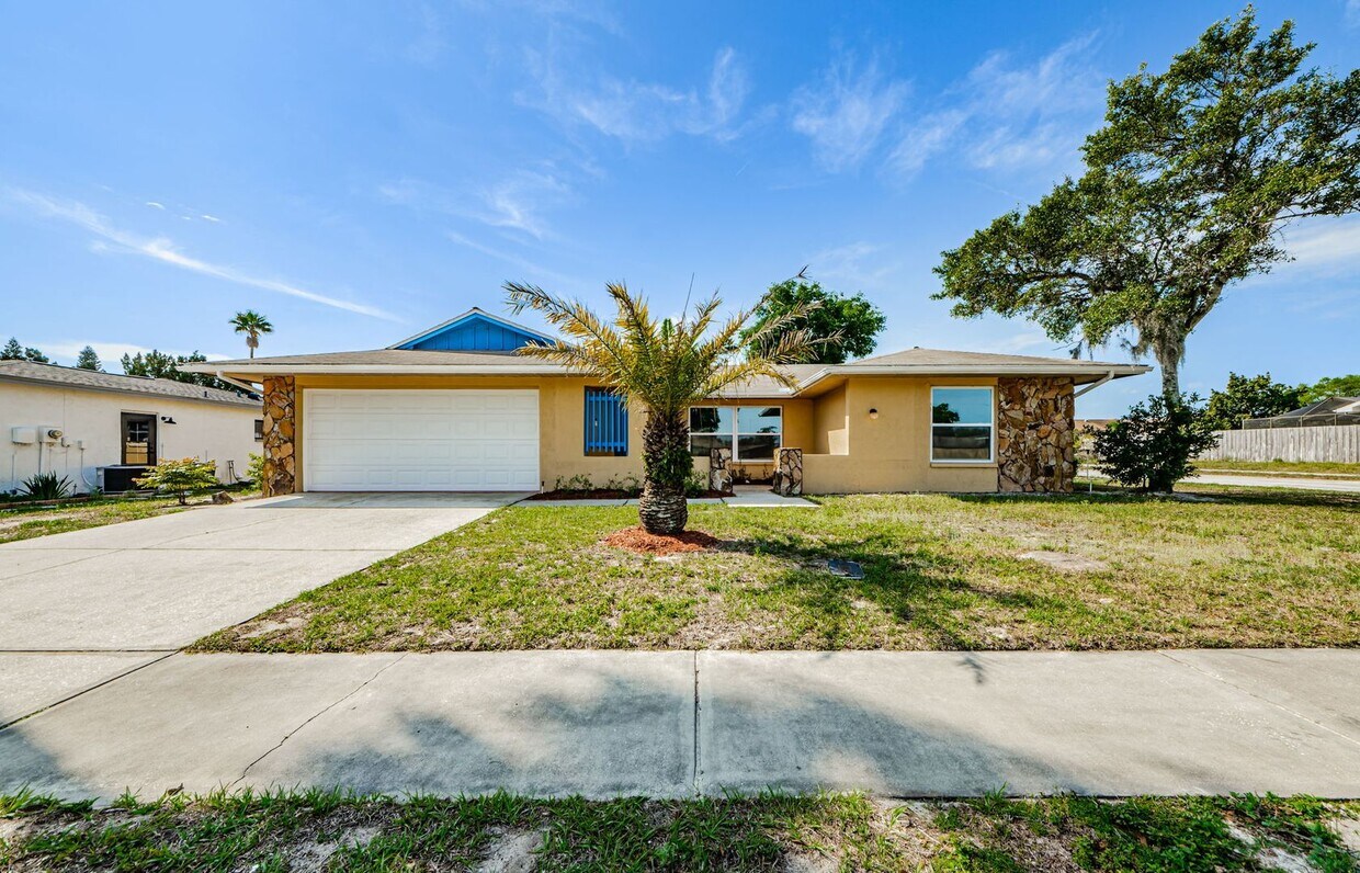 Primary Photo - Beautiful 3 bed 2.5 bath Pool home