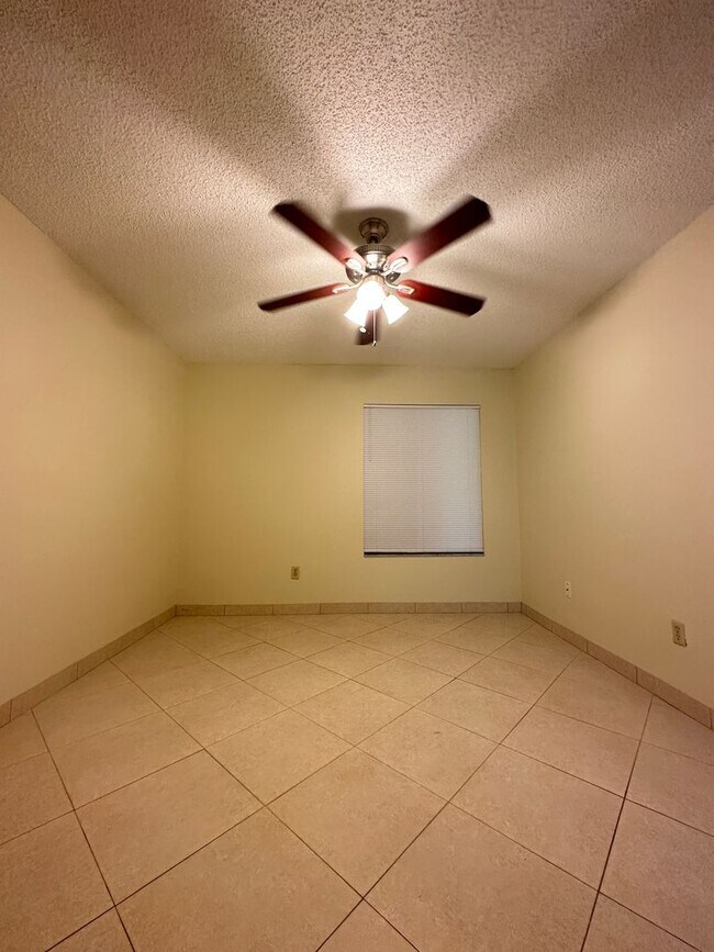 Foto del edificio - 11722 Raintree Lake Ln