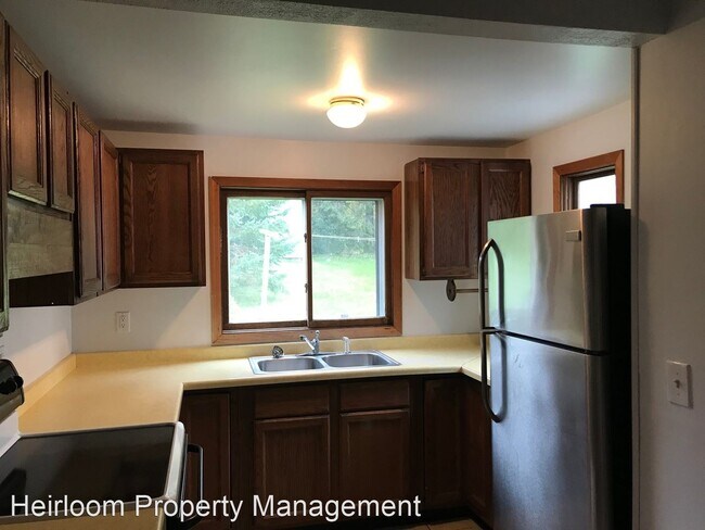 Building Photo - 1 br, 1 bath House - 907 W 6th Street