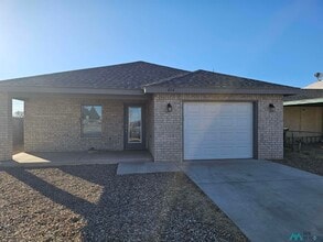 Building Photo - 404 N Upsilon St