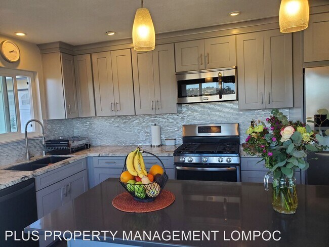 Foto del edificio - 3 br, 1.5 bath House - 555 S. Traffic Way