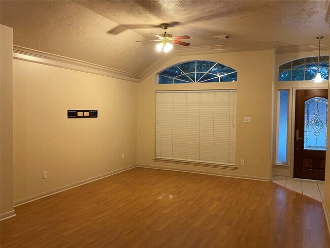 Foto del edificio - 8723 Cedar Trace Dr