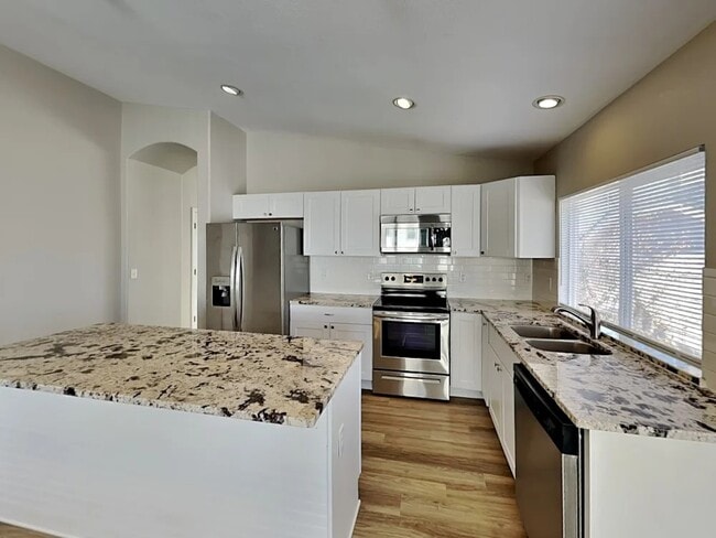 Building Photo - 20981 E Bellewood Pl