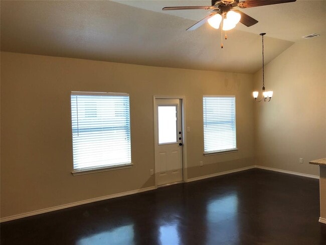 Building Photo - 492 Jack Rabbit Ln