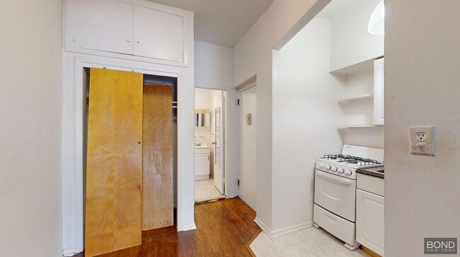 Foto del edificio - 227 E 11th St