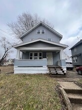 Building Photo - 825 Brown St