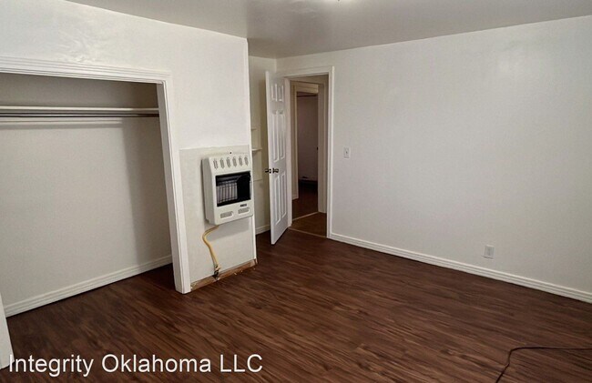 Building Photo - 1 br, 1 bath House - 6300 1/2 NW 33rd Street