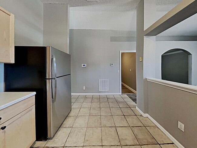 Foto del edificio - 7135 Edgewater Shores Ct