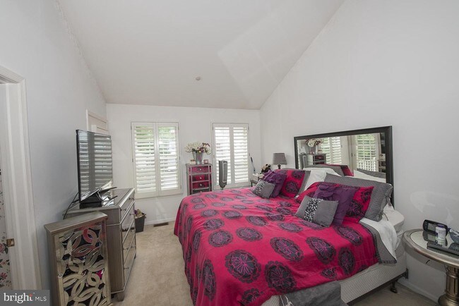 Foto del edificio - 284 Militia Dr