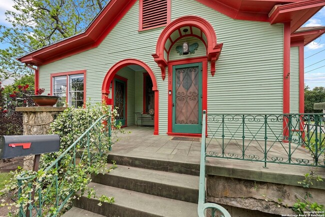 Building Photo - 302 Leigh St