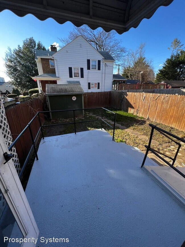 Building Photo - 3 br, 2 bath House - 218 Maryland Ave