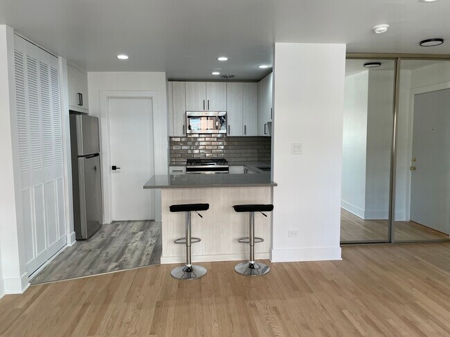 Foto del edificio - 455 W St James Pl