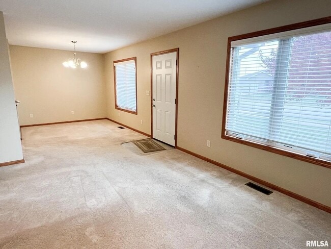 Front entrance - 1138 Breeze Way