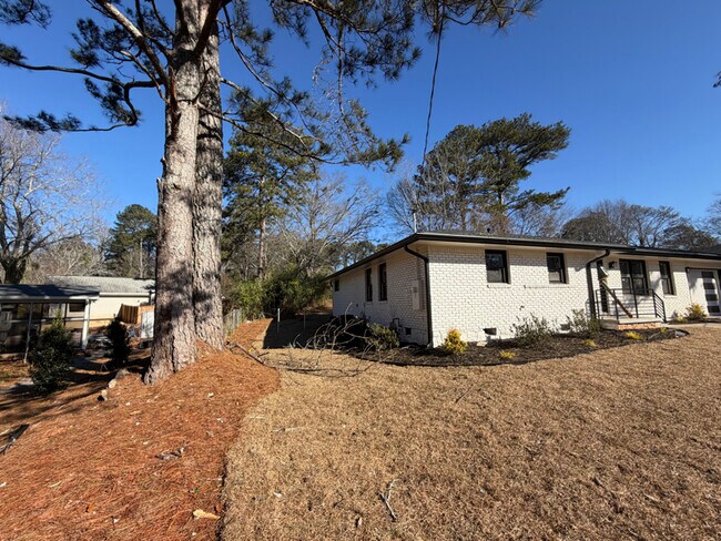 Building Photo - 3022 Wilson Rd