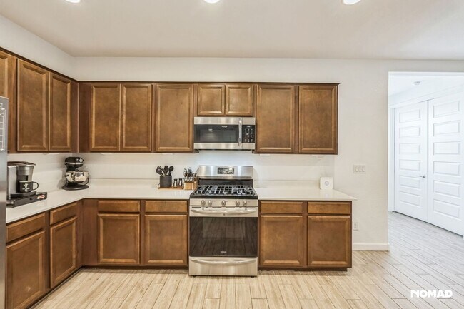 Building Photo - Spacious 4BR House in Waddell