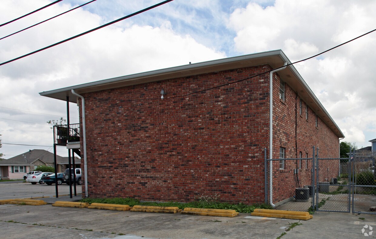 Building Photo - 1135 Avenue E