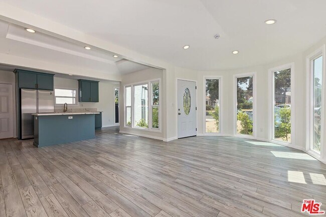 Foto del edificio - 3706 Brunswick Ave