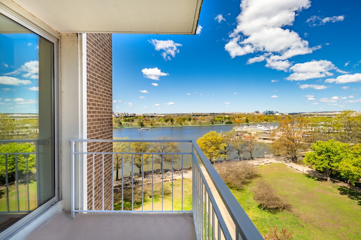 Photo - 1425 4th St SW (Washington, DC)