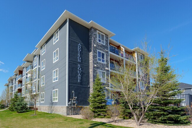 Photo du bâtiment - Addison Square Apartments