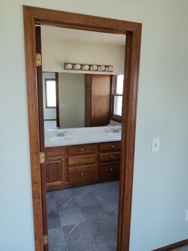 Building Photo - Stunning 3 Bed Home in Woodmoor!