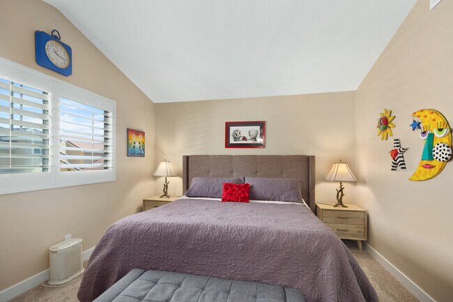 Building Photo - 2 Piccadilly Ct