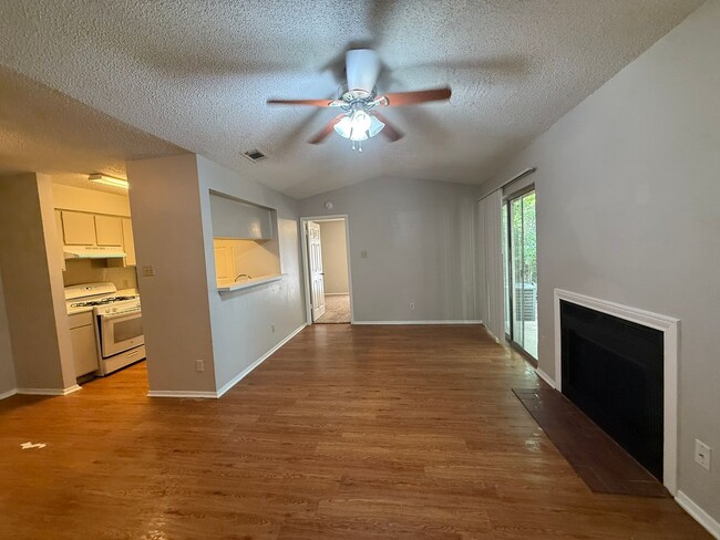 Building Photo - Vigil Properties2 (12812 Tomanet Trl)