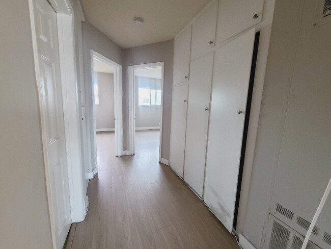 Foto del edificio - 8720 Orion Ave