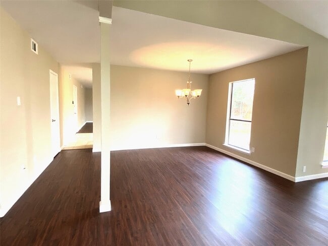 Foto del edificio - 2704 Winding Creek Dr