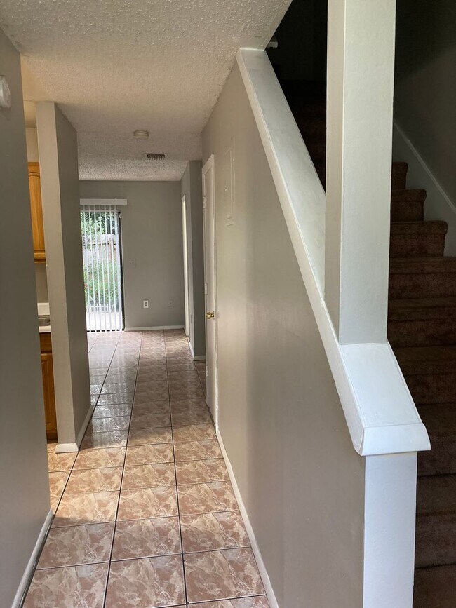 Building Photo - Decatur 5513