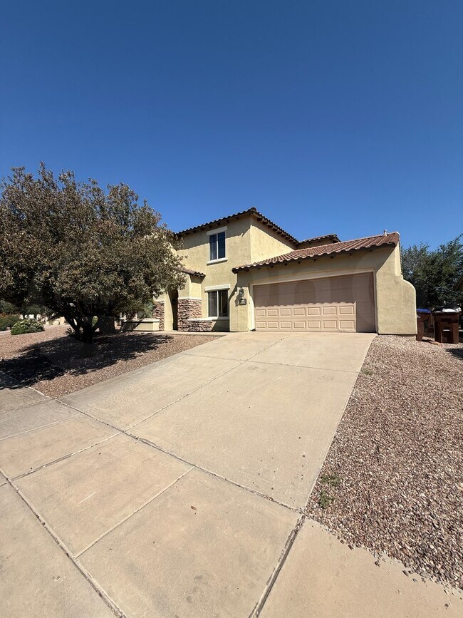 Building Photo - 211 E Camino Rancho Cielo