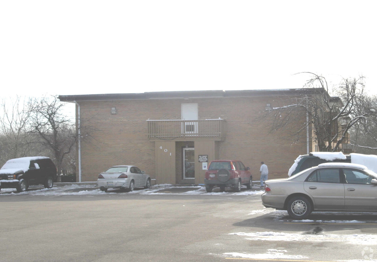 Primary Photo - 401 Center St