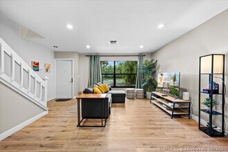 Building Photo - 1602 Montauk Dr
