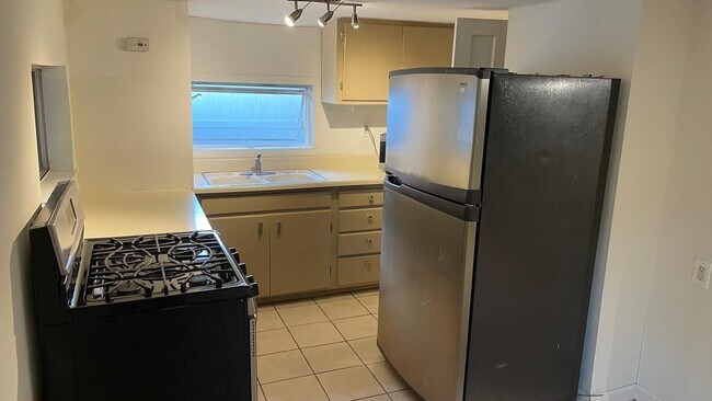 Foto del edificio - 14217 Hatteras St