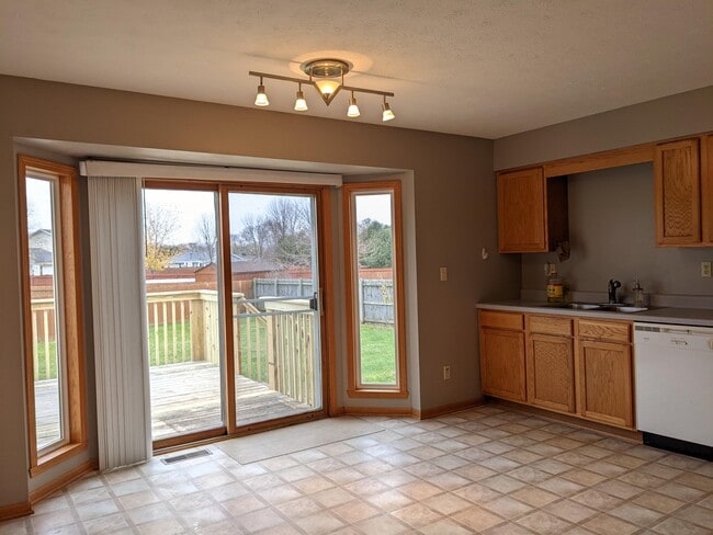 Building Photo - 10875 Tansy Ct