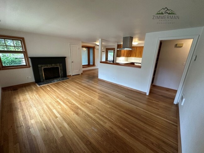 Building Photo - Charming 2 bed 2 bath home in Eugene