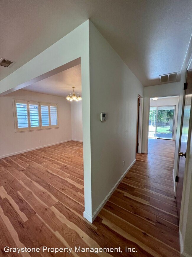 Building Photo - 2 br, 1 bath House - 1215 Arizona Ave
