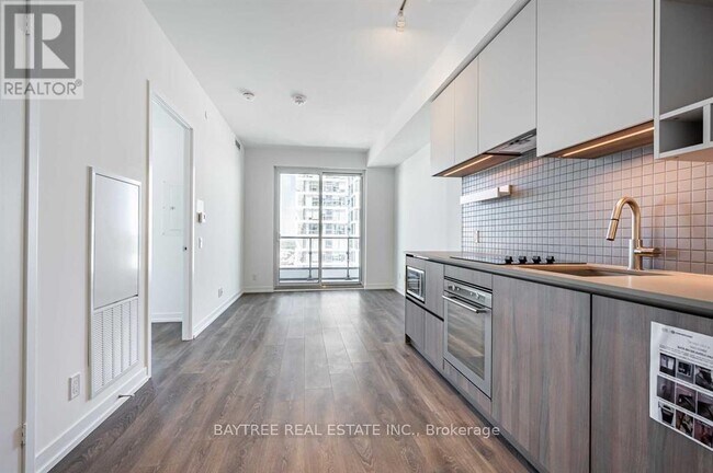 Photo du bâtiment - 950 Portage Pkwy