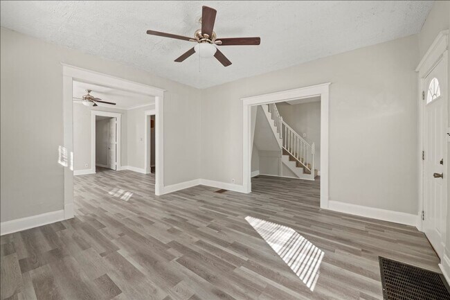 Foto del edificio - 438 N Chester Ave