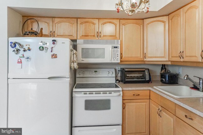 Foto del edificio - 5106 Tracy Ct