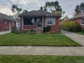 Building Photo - 12835 Plum St