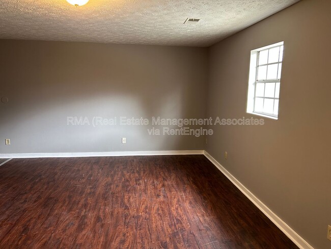 Foto del edificio - 413 N Hill St