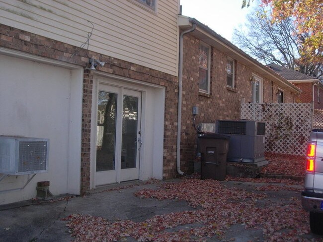 Building Photo - Brick House with In Law suite