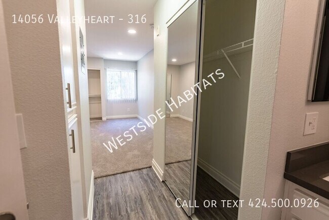 Foto del edificio - 14056 Valleyheart Dr