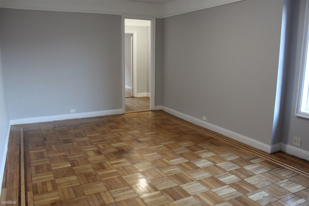 Primary Photo - 2734 Bronx Park E