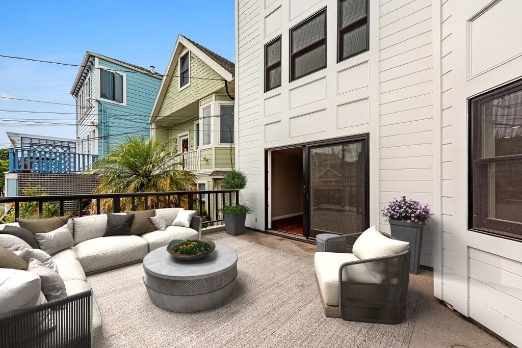 Front porch- private - 856 Wisconsin St