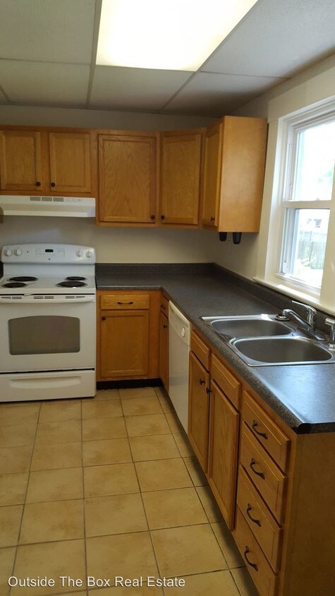 Primary Photo - 637 Creighton Ave
