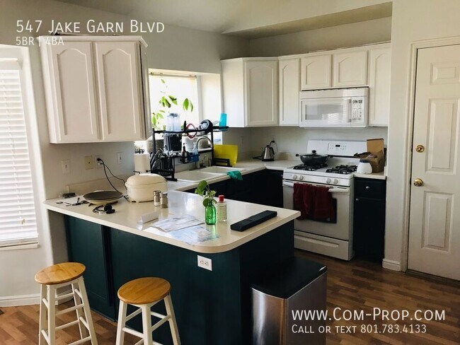 Foto del edificio - 547 Jake Garn Blvd