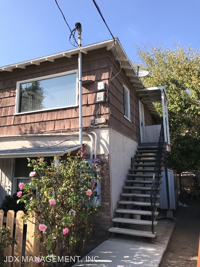 Foto del edificio - 8770 Lamar St